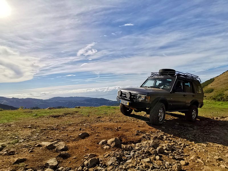 Jeep Land Rover 4x4 nas montanhas da Madeira